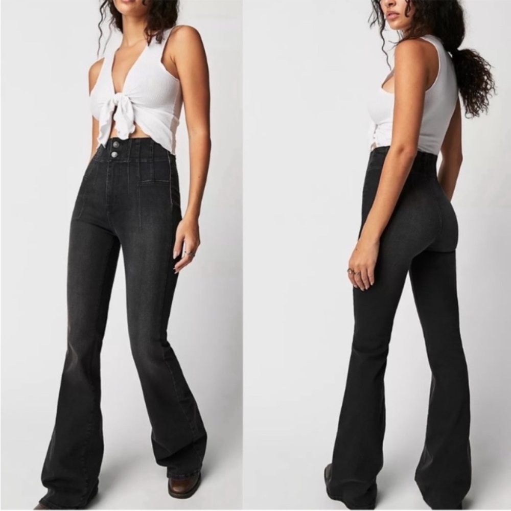 Free People x We The Free Jayde Retro High Rise Flare Stretch Jeans Onyx 25 - Picture 3 of 17